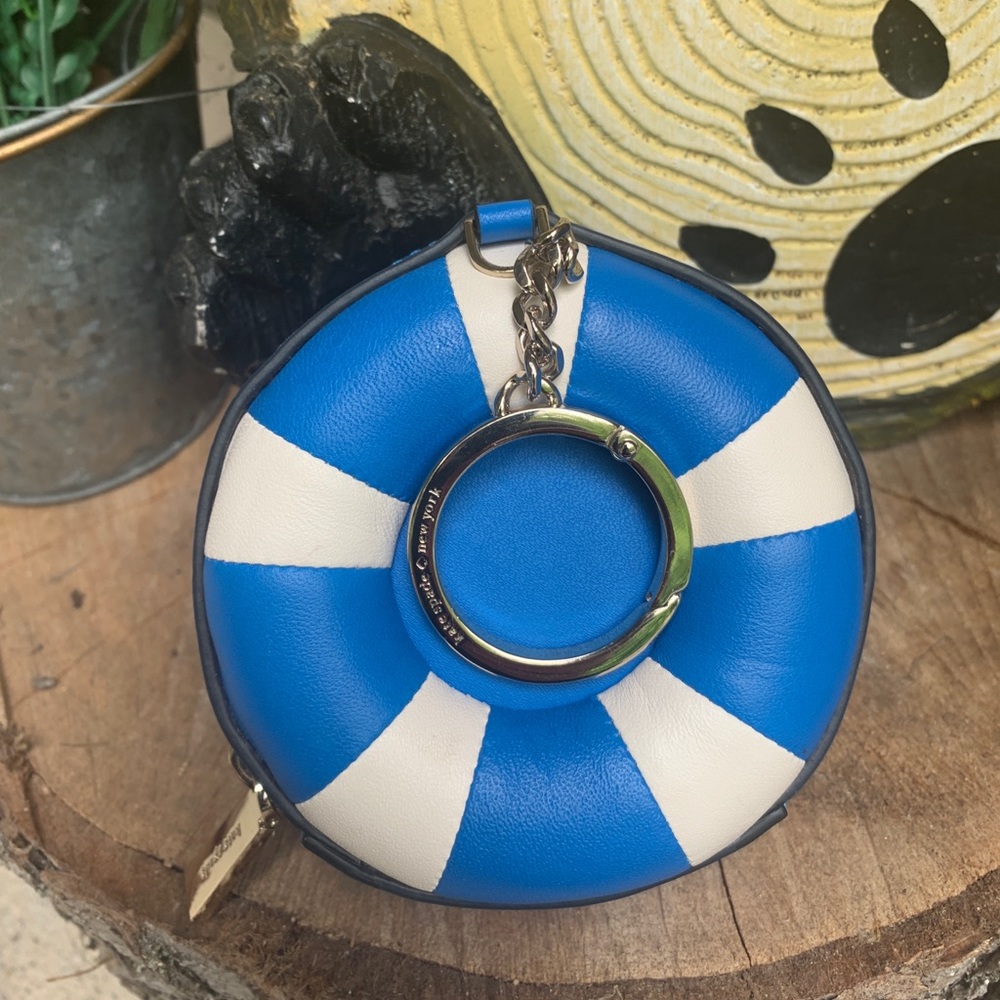 Authentic KATE SPADE smooth leather Float pool zip around coin holder/Keychain